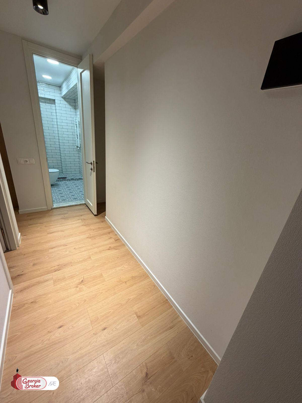 იყიდება ახალი გარემონტებული 3 ოთახიანი ბინა